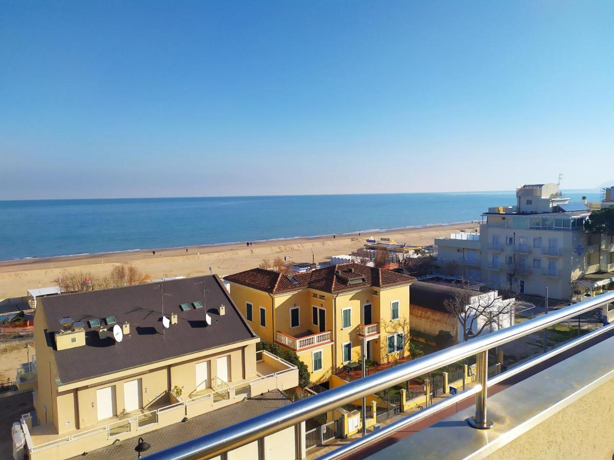 Hotel Avana Fronte Mare Riccione Eksteriør bilde